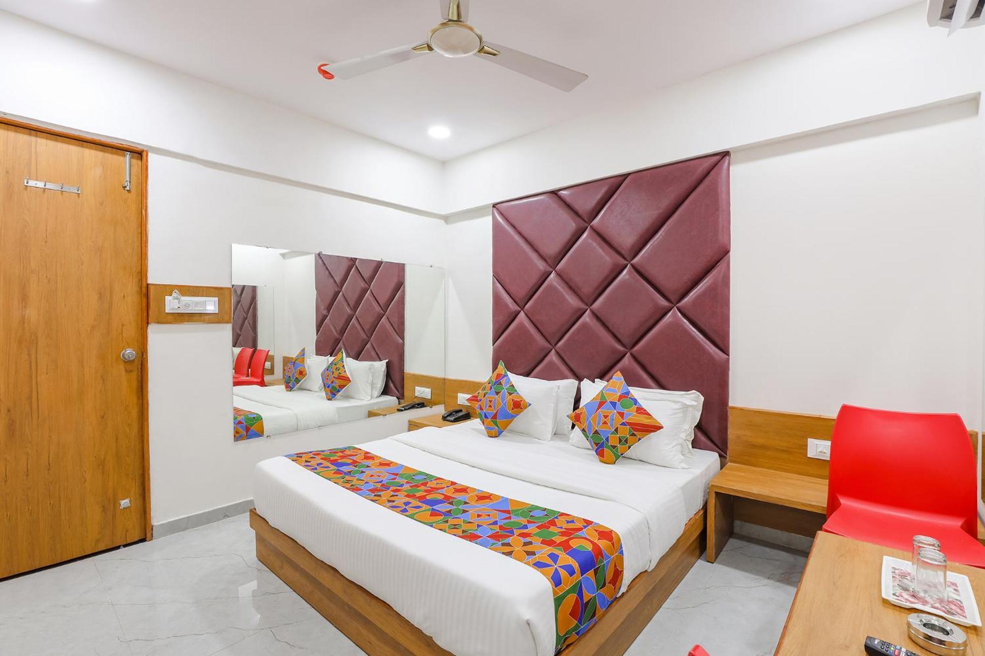 Fabhotel Crystal I - Gandhinagar Luaran gambar