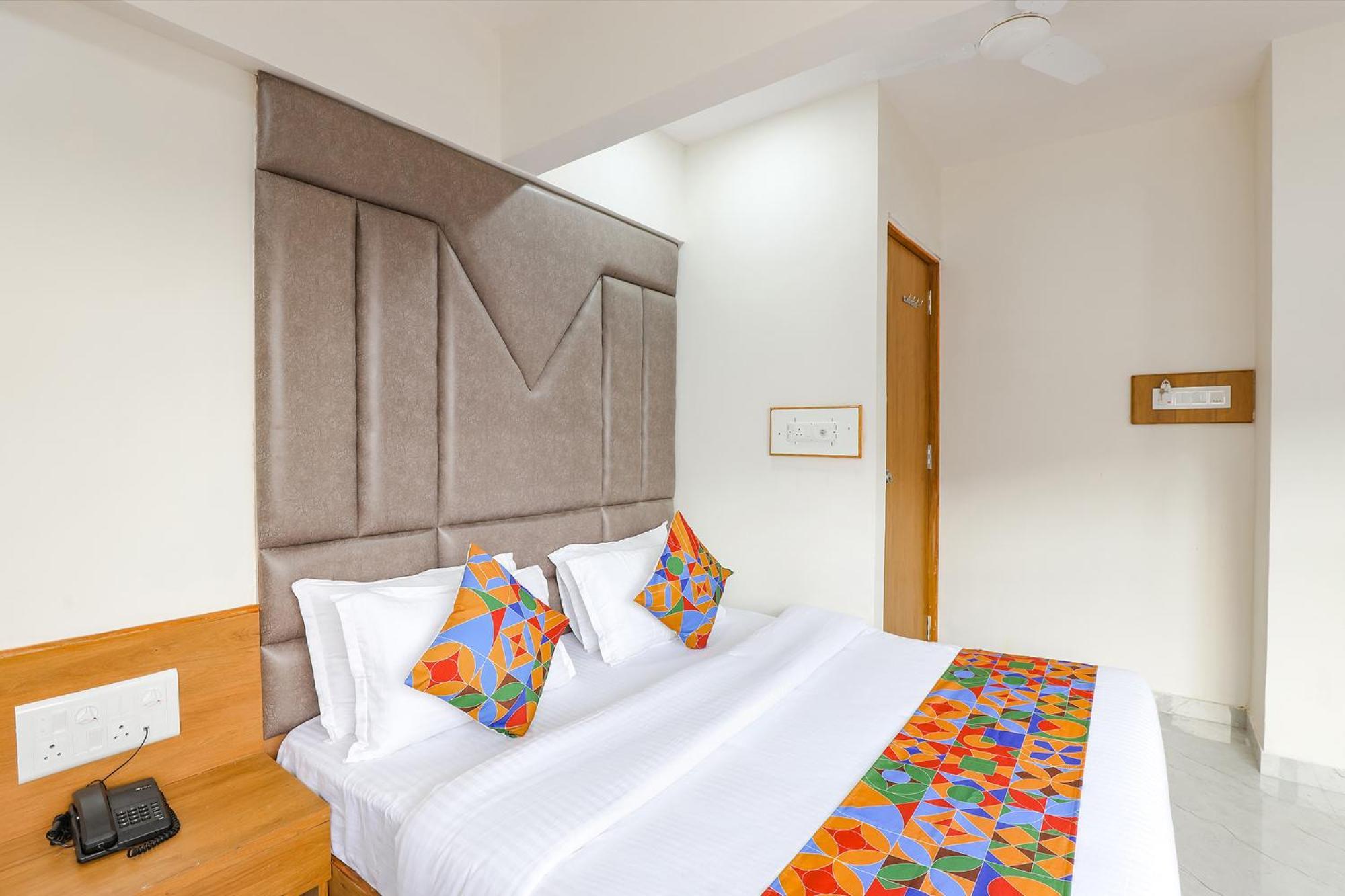 Fabhotel Crystal I - Gandhinagar Luaran gambar