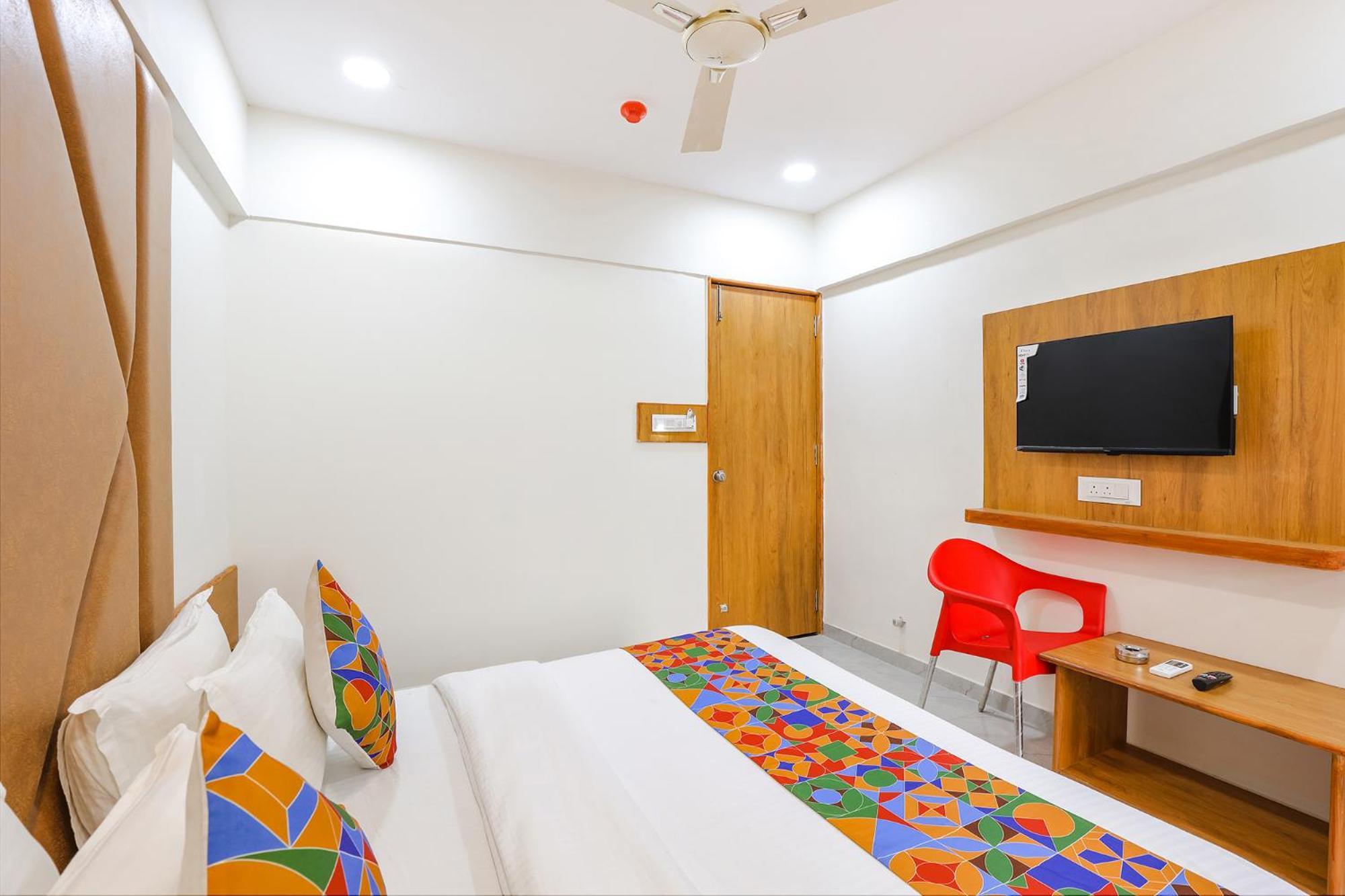Fabhotel Crystal I - Gandhinagar Luaran gambar
